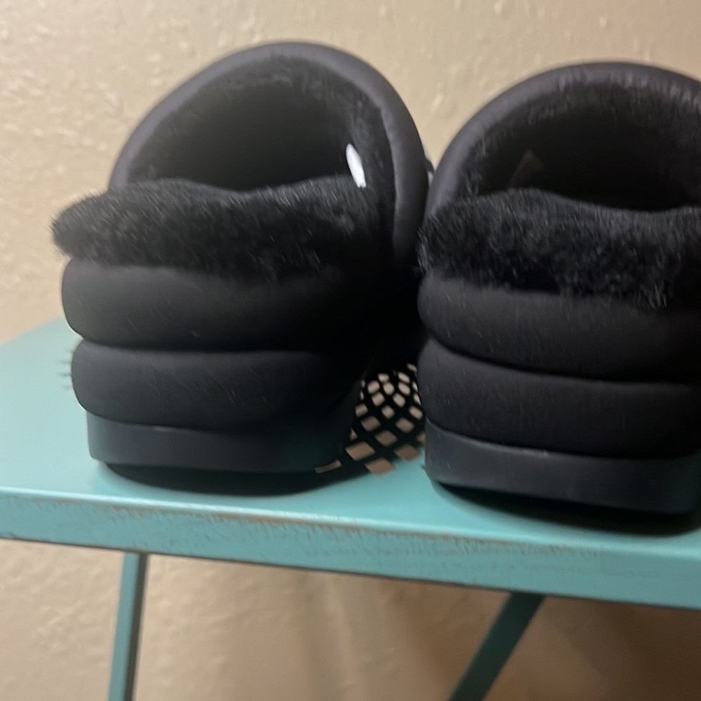 Ugg Slides Size 7 Nwot - image 4
